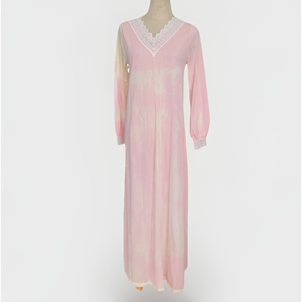 Vtg Miss Elaine Long Nightgown Robe Low Back‎ Lace